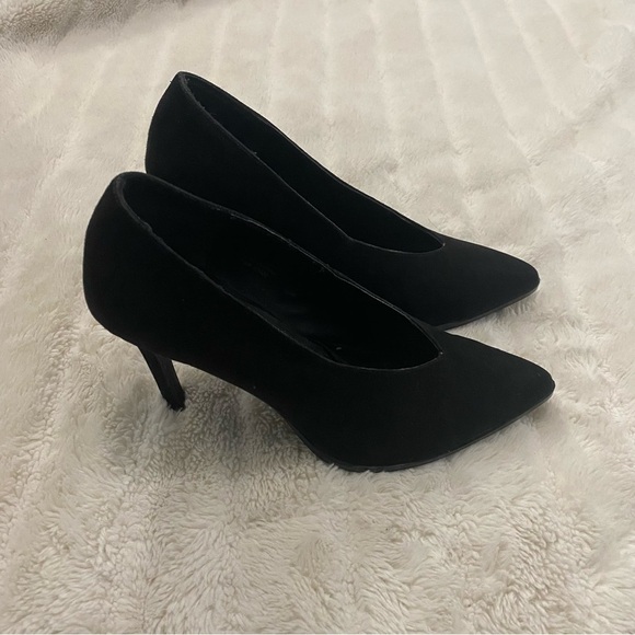 H&M Black Suede Pointed Toe Pumps Heels Size 7 - Picture 2 of 13